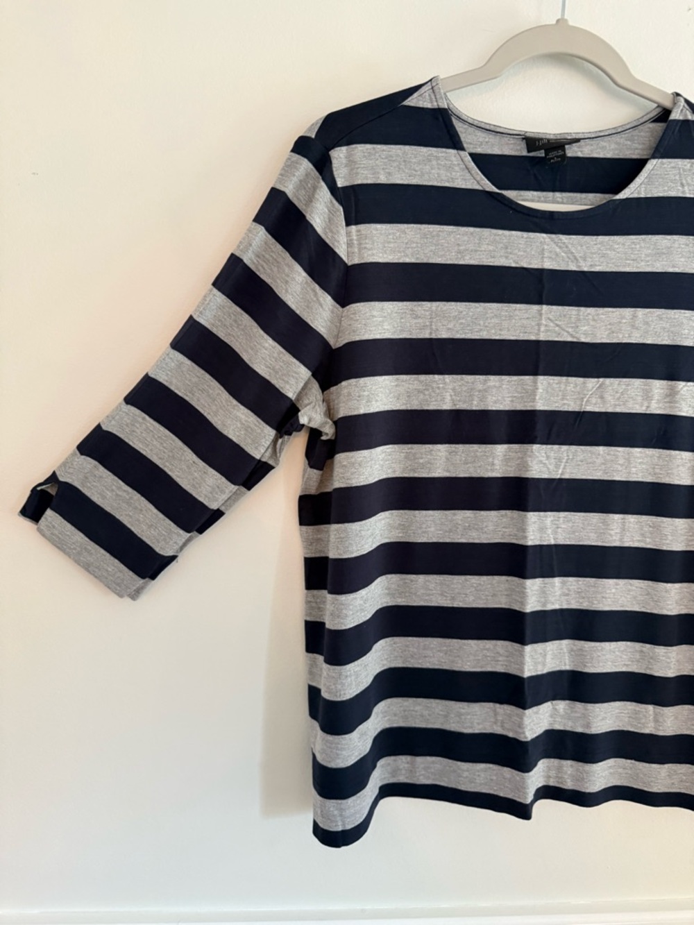 J. Jill Wearever Collection 3/4 Sleeve Top Navy and Gray Stripes Sz Petite Large - Picture 2 of 9